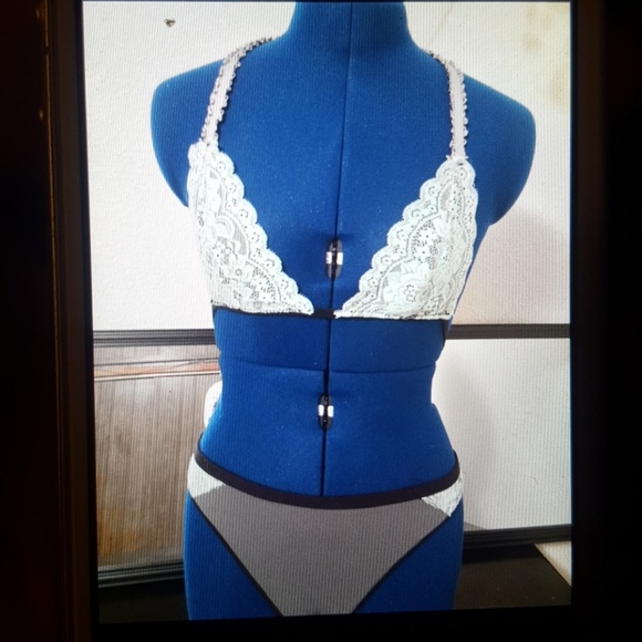 handmade lace bralette and thong set - Picture 1 of 4